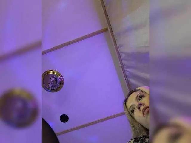 Darina24 — I love sociable people who can always find a topic for conversation! I appreciate the attention to myself and care! I love the vibrations in my pussy and when you look at me.
Don't forget to subscribe and put love!