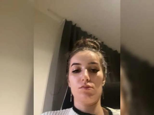 DaryaStars — your vibes and your attention