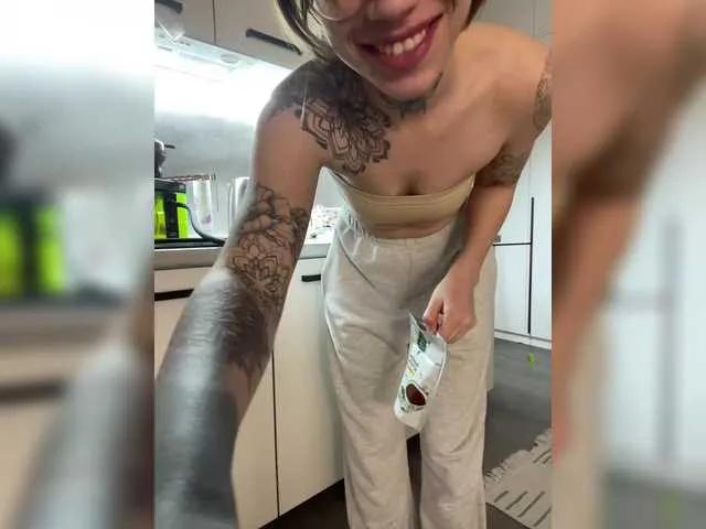 IRAONIC — Freechat on BongaCams