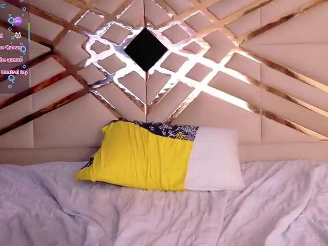 playfulcurvy's avatar