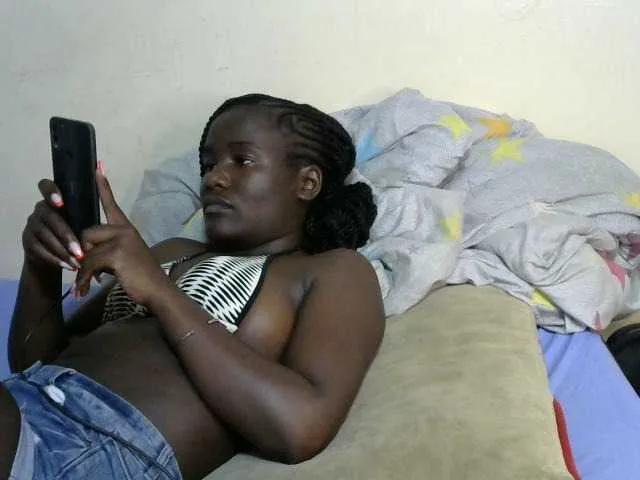 QueenEbony on BongaCams 