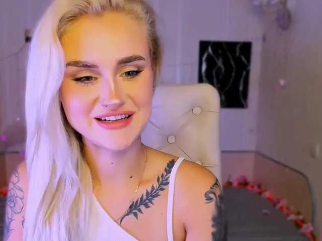 Ravenaaaa on BongaCams