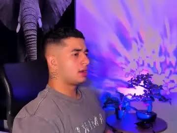 king_falconer — naked [200 tokens left] #latin #master   #muscle  #cum  #young