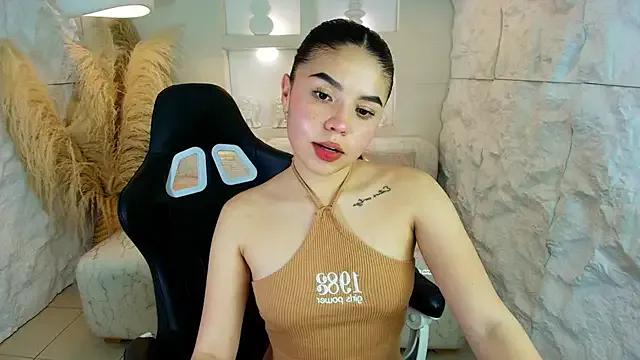 ambarina_r on StripChat 