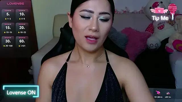 evelyn_ch_ on StripChat 