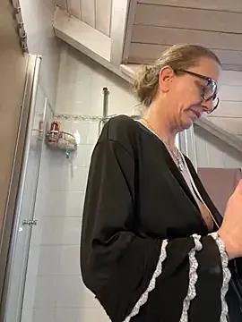 LucyLingerie78's avatar