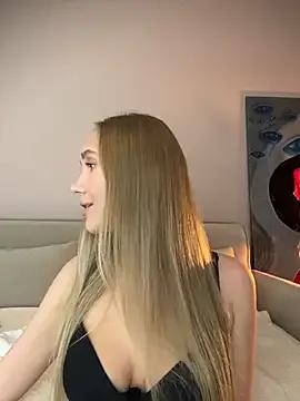 MariaTull — TOPLESS