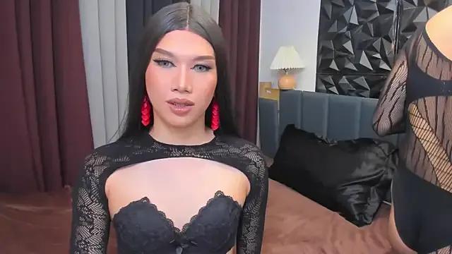 MaxCollins — are you alone, bored and horny? Lets cum