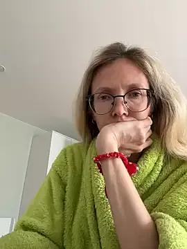 MollyStory on StripChat 