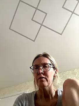 MollyStory on StripChat 