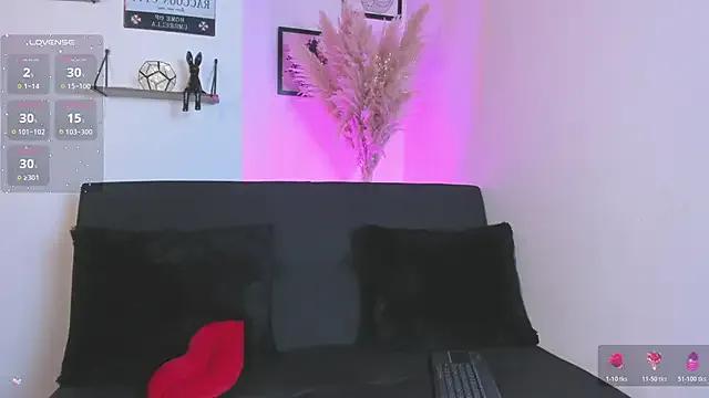 samarahanss on StripChat 