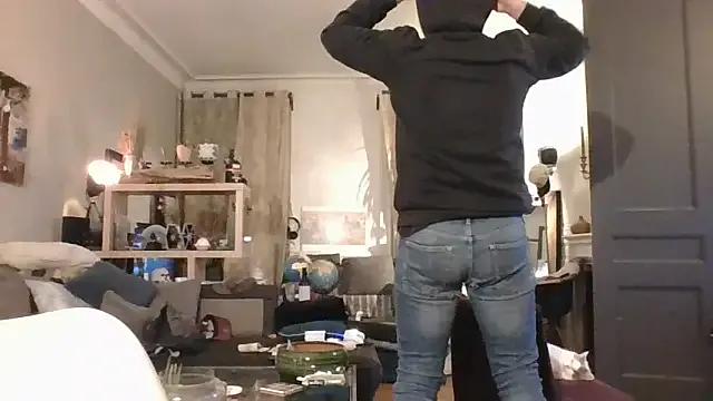 Titilouonlyf69 on StripChat 